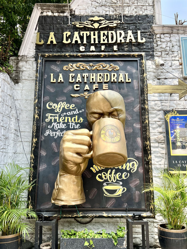 A Calm Day in Manila – Cobblestone Streets & Cathedral Quiet