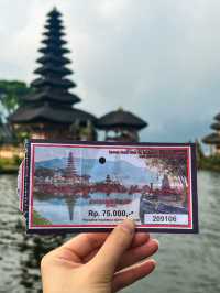 美しい景色のヒンズー教寺院