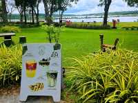 มองโขง Cafe คาเฟ่และลานกางเต็นท์สุดชิลล์ริมโขง