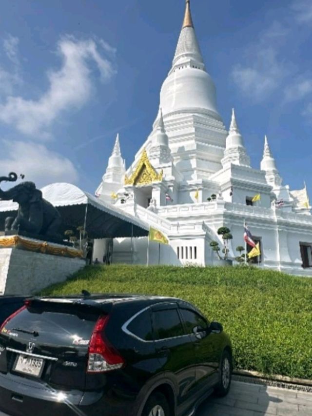 กราบสรีระหลวงพ่อวัดดัง สิงห์บุรี