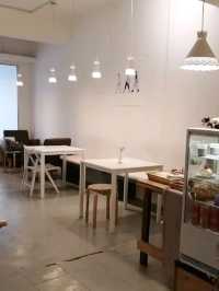 A Favourite Moment in Lovely cafe 