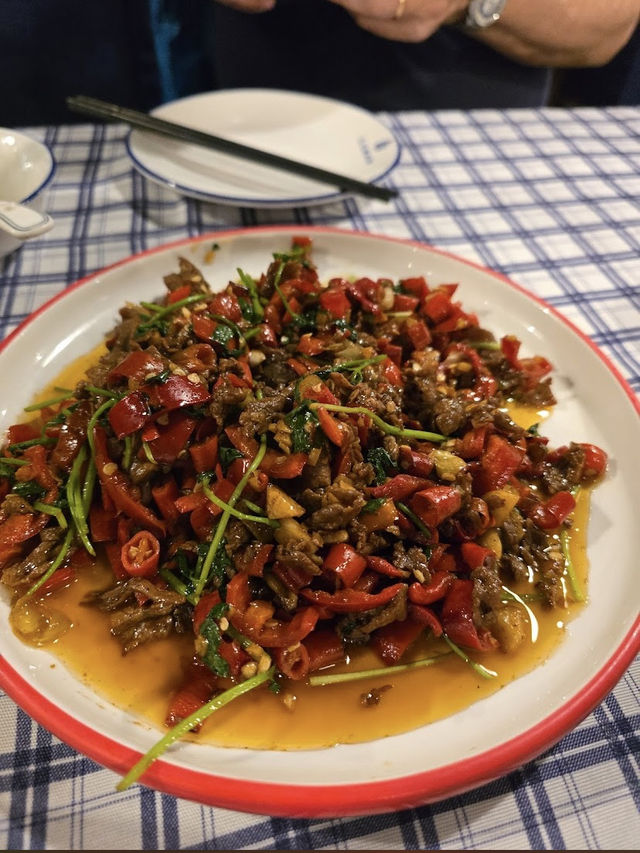 Di Shui Dong, A Flavorful Hunan Feast in Shanghai