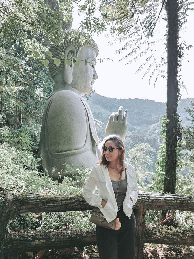 Peaceful Pause at Chin Swee Temple ⛩️🌄