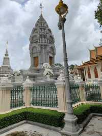 Legacy in Metal and Marble: The Pagoda, Pavilion, and the King on Horsebac