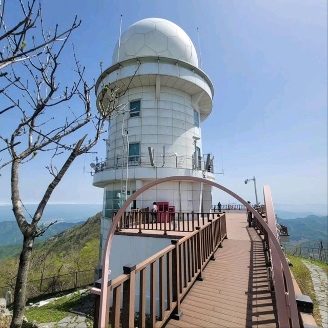 Chill Trails & Cloudy Views at Seodaesan Peak