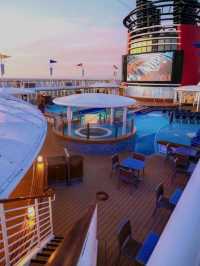 Singapore:🚢✨ Ovation of the Seas – Luxury Meets Adventure at Sea! 🌊🌏