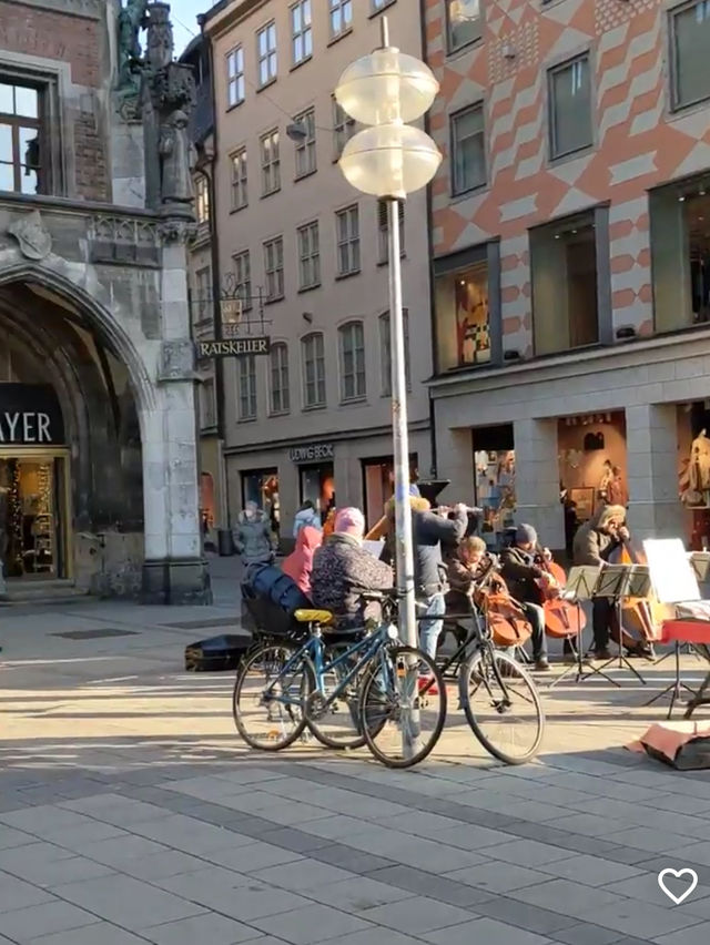 🕰ミュンヘンの心臓部！マリエン広場で街の鼓動を感じる旅🎶 