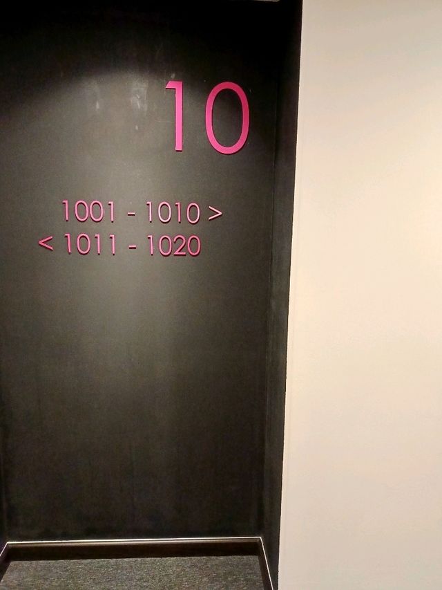 Teedo Hotel - a new black and pink rest nest in KL. 