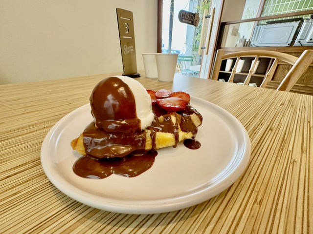 🍞 Sweet Thai Indulgence at Cheevit Cheeva Eco Botanic