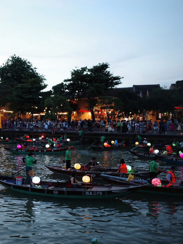 ชมโคมสวยๆที่เมืองเก่าฮานอย