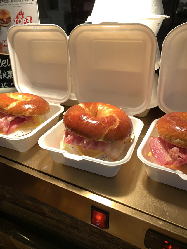 ร้านสุดฮิต New York Bagelous Museum 
