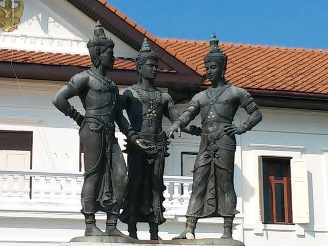 ลานอนุสาวรีย์สามกษัตริย์