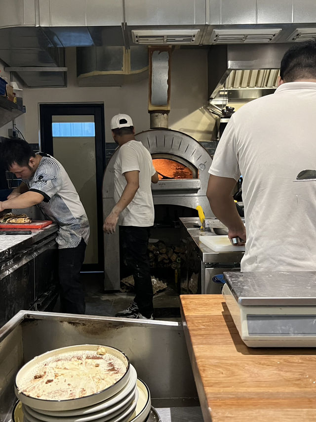Pizza lover must try authentic Italian Food at Uptown, PERFECTO! 