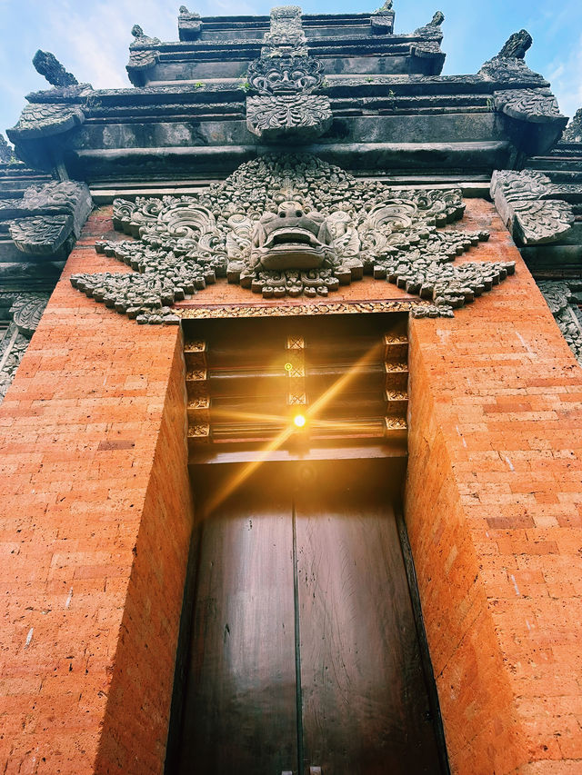 Royal Evenings at Ubud Palace – A Glimpse into Bali’s Regal Soul