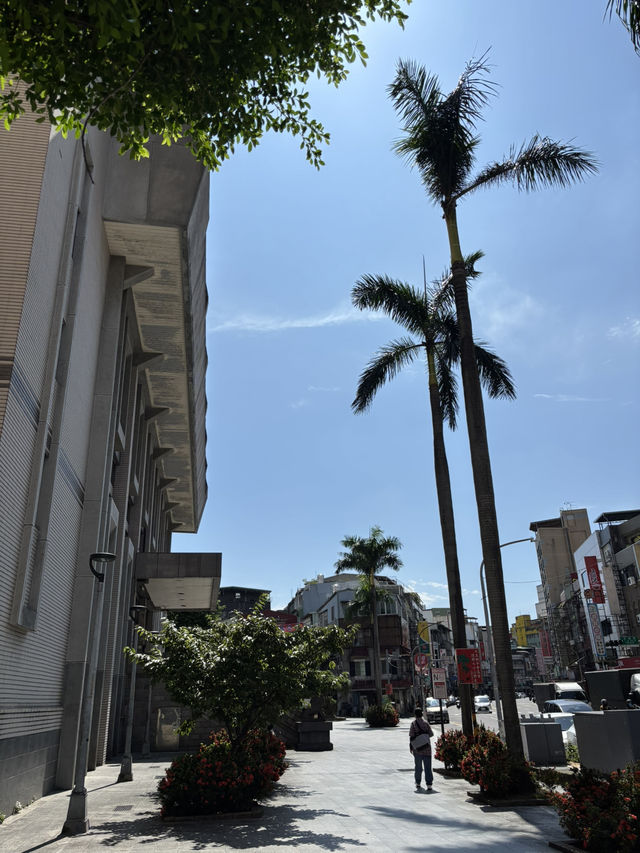 新北市-市立圖書館三重分館（歷史建築 × 重建前紀錄 × 騎車族友善景點）
