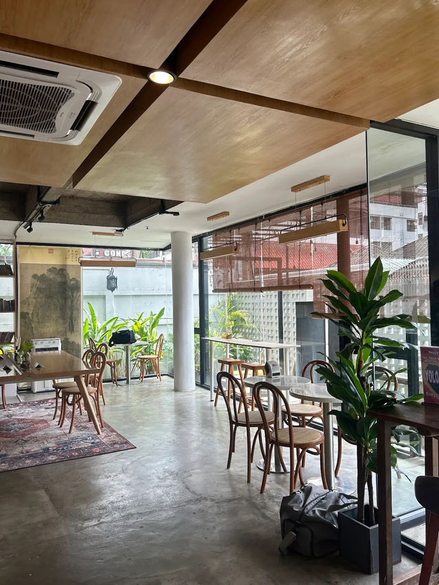 YOLO Bangkok, Boutique Comfort with a Side of Soul