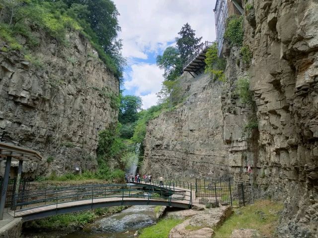 Sulfur Bath Time in Tbilisi