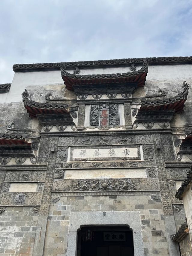 Between the Mountains and the Moon: Discover Hongcun