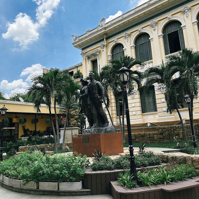 Saigon Central Post Office ไปรษณีย์สุดปัง
