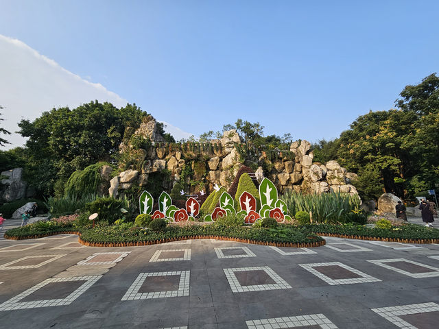 🌳 People’s Park Chengdu: A Historic Heartbeat of Sichuan