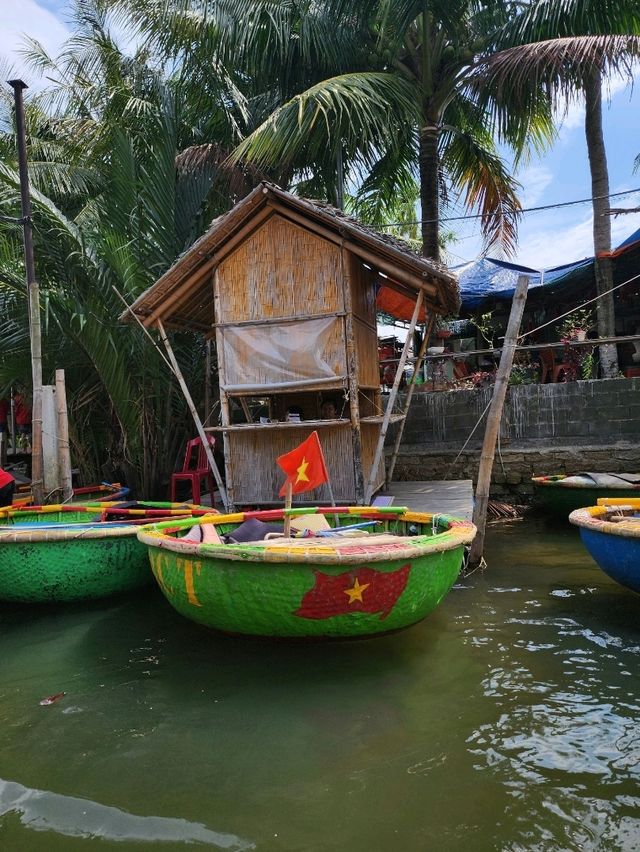 【ホイアン🇻🇳ベトナム】ココナッツボートで川下り🥥
