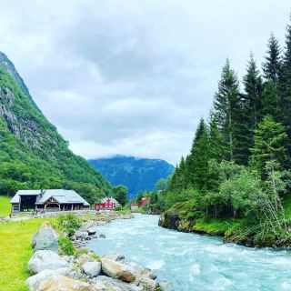 Exploring the Ice Wonders of Buarbreen