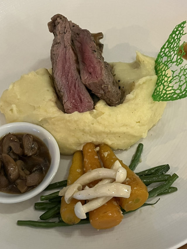 🍽️ 발리 사누르의 맛집, Oliver's Place✨ 🍽️ 발리 사누르의 맛집, Oliver's Place✨
