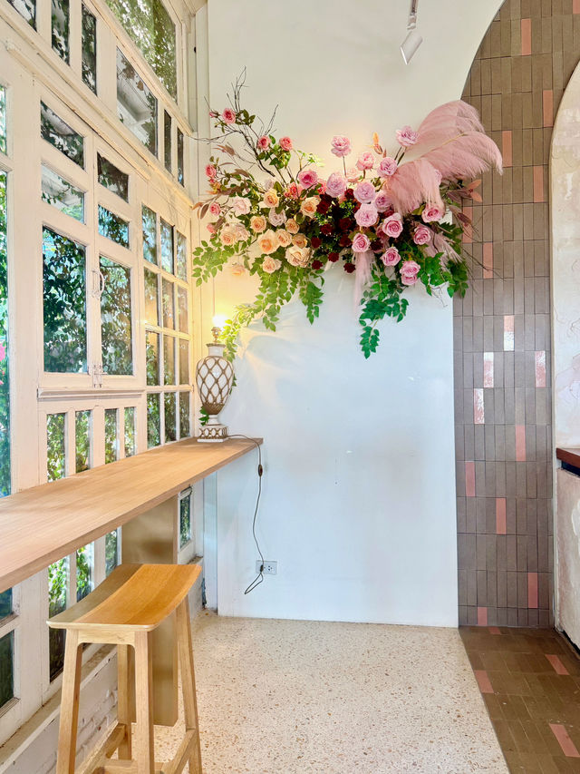 🌹คาเฟ่กลางสวนกุหลาบใหญ่ถึง70ไร่ ที่วังน้ำเขียว 🌹 🌹คาเฟ่กลางสวนกุหลาบใหญ่ถึง70ไร่ ที่วังน้ำเขียว 🌹