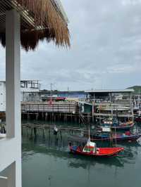 คาเฟ่สุดชิตเเอบอยู่ในท่าเรือเเสมสาร