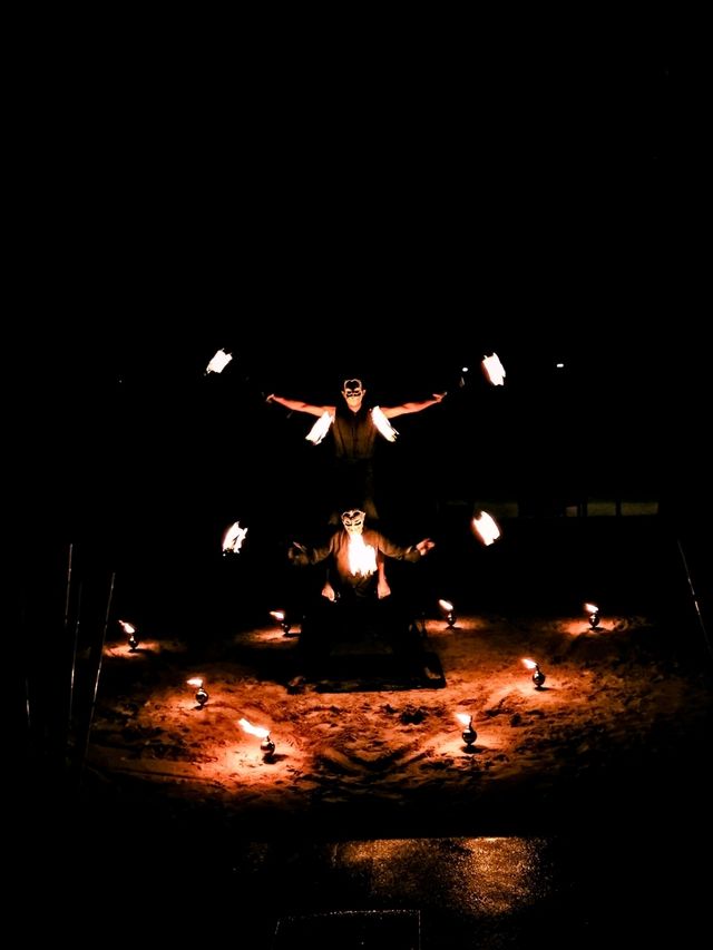 มาดูโชว์ควงกระบองไฟที่ภูเก็ต