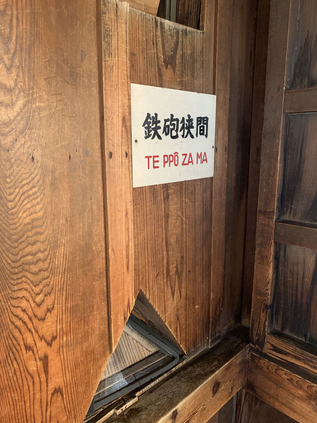 琵琶湖と城下町を一望できる、国宝・彦根城 琵琶湖と城下町を一望できる、国宝・彦根城