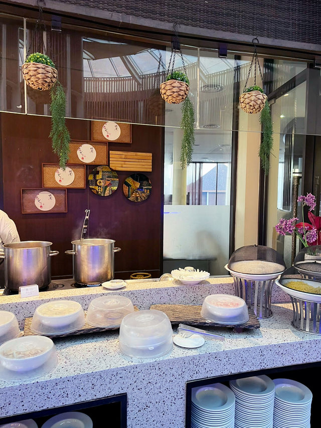 Sunset Dining Delight: Buffet Experience at Bila Bila Restaurant