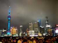 夜色中的東方明珠塔