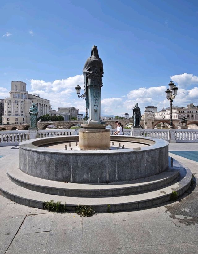 母性與權力的象徵#奧林匹亞噴泉(Fountain of the Mothers of  Macedonia )-Skopje North Macedonia 母性與權力的象徵#奧林匹亞噴泉(Fountain of the Mothers of  Macedonia )-Skopje North Macedonia