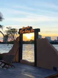 คาเฟ่ Tram Hoang Hon