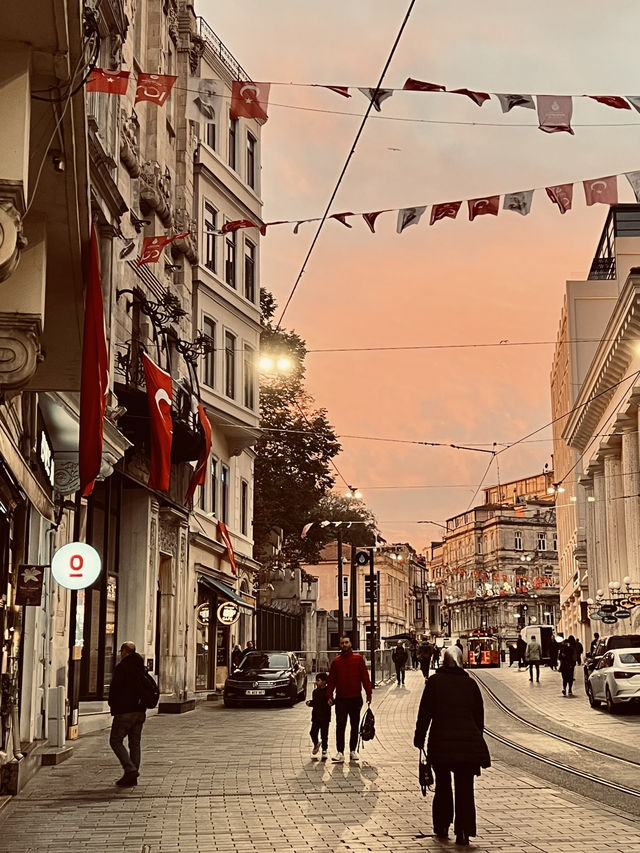 🌇 Magic Hour in Istanbul — An Evening Stroll Through the City