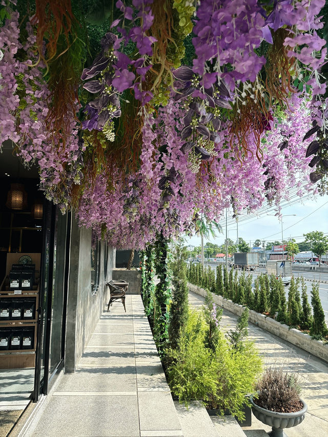 Coffee Time at The Coffee Lounge and Forest Café Coffee Time at The Coffee Lounge and Forest Café