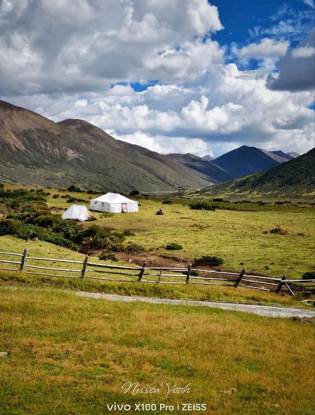 Epic Nature Escape: Daocheng, Yajiang & Litang Road Trip 🌄 Epic Nature Escape: Daocheng, Yajiang & Litang Road Trip 🌄