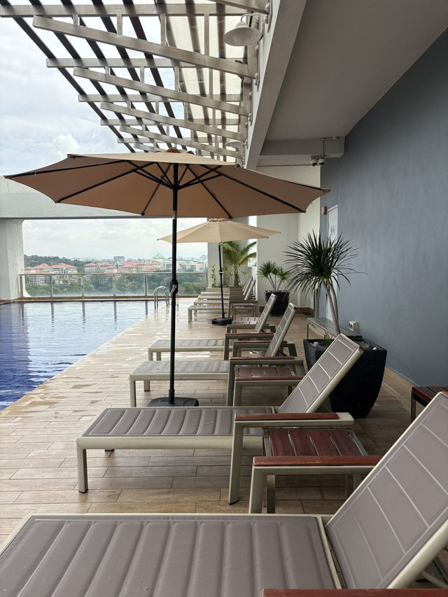 Poolside Moments🏊‍♂️