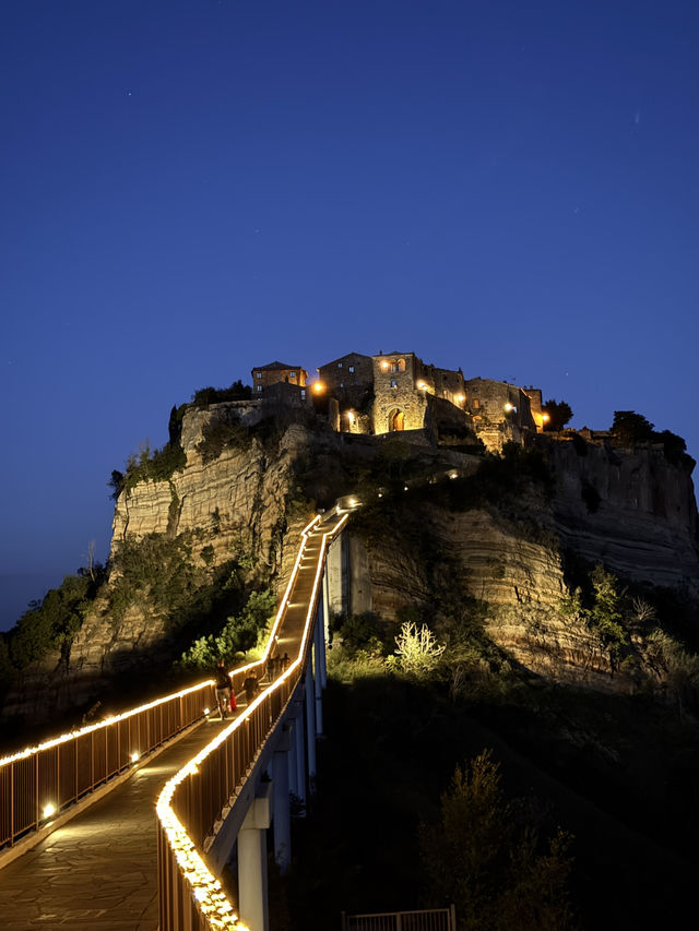 하늘 위에 떠 있는 듯한 성채, 라퓨타의 신비로운 세계