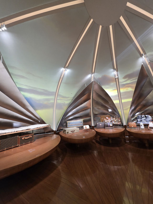 루이비통 가방이 만들어지는 과정을 볼 수 있어서 신기했어요🧳 루이비통 가방이 만들어지는 과정을 볼 수 있어서 신기했어요🧳