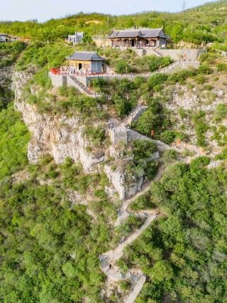 Yellow River Longmen Gorge — Where the River Breaks Through the Plateau