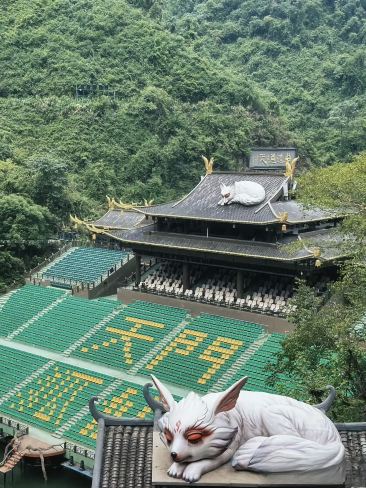 天国への扉に続く999段の階段！「天門山（Tianmen Mountain）」で仙界