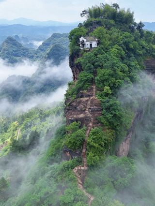 Your ultimate guide to Qiyun Mountain: a one-stop spot for cultivation vibes, photo ops🤩