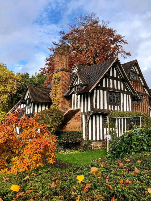 Discover Bournville: Birmingham's Hidden Gem 🌳🏡