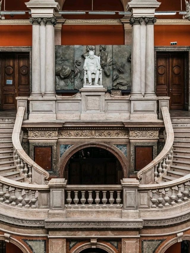 🎨 Stieglitz Academy – St. Petersburg’s Artistic Powerhouse