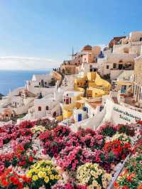 🌅 Where Sunsets Kiss the White Walls – Oia, Santorini, Greece