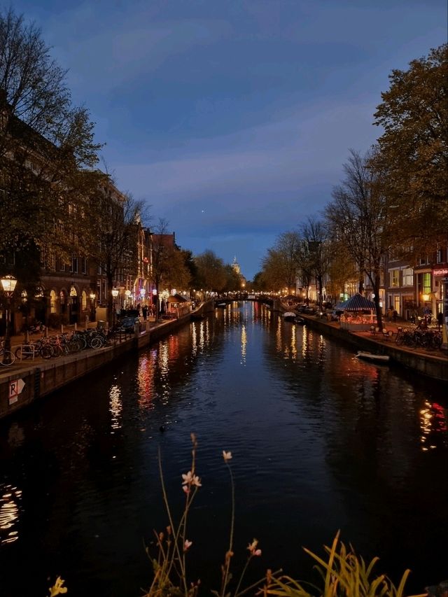 Amsterdam Travel Guide