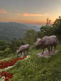 Grand scenery at Lingxiao Temple at Maokong Gondola