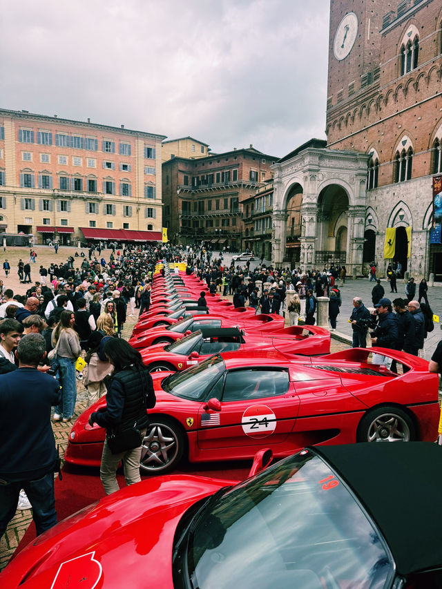 🏛️ Explore the Historic Piazza del Campo in Siena 🏛️ 🏛️ Explore the Historic Piazza del Campo in Siena 🏛️